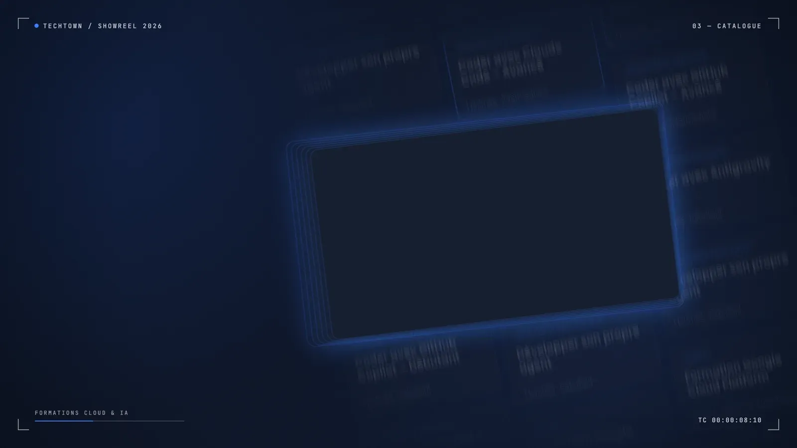 La carte Coder avec Claude Code se transforme en terminal, avec un flou de mouvement visible sur les contours